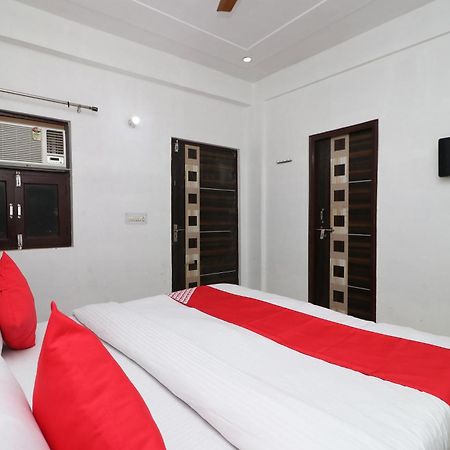 Hotel Four Seasons à Agra  Extérieur photo