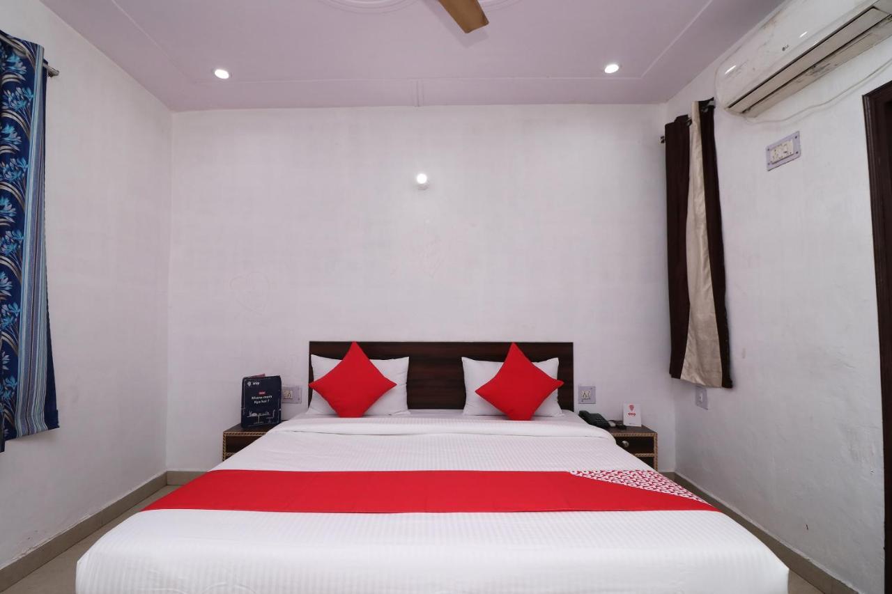 Hotel Four Seasons à Agra  Extérieur photo